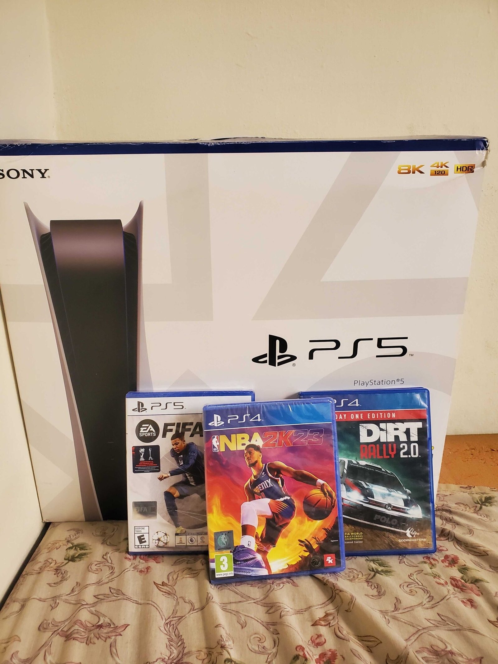 Ps5 neuf ➕️ 3 jeux à vendre