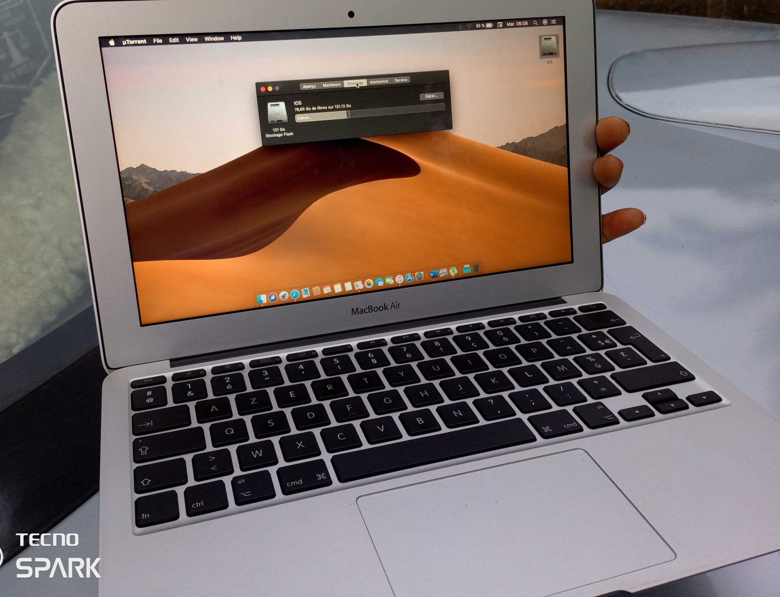 MacBook Air 11 pouces en provenance des 🇺🇸 en très bon état, très très propre. Ultra slim