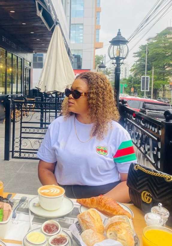 T-shirts turkey 🇹🇷Disponible livraison a domicile partout écrit moi sur WhatsApp 0820314306 si vous ête intéressé merci beaucoup!