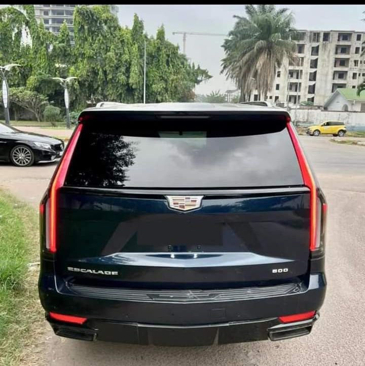 Cadillac escalade 600