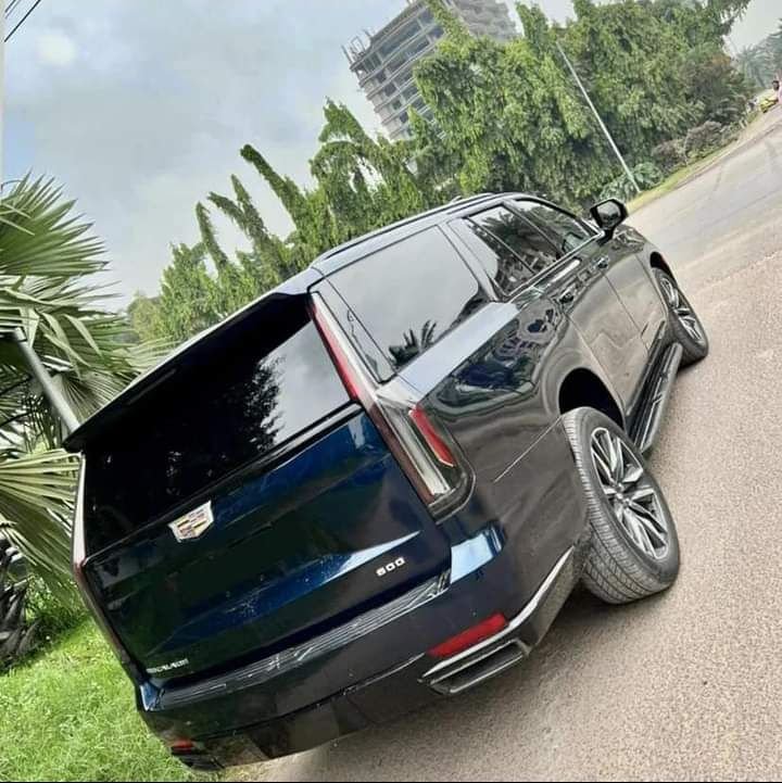 Cadillac escalade 600