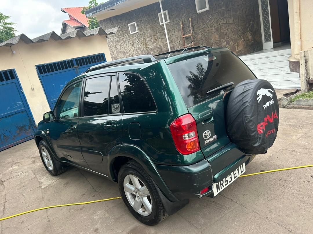 TOYOTA RAV4 INTERMÉDIAIRE