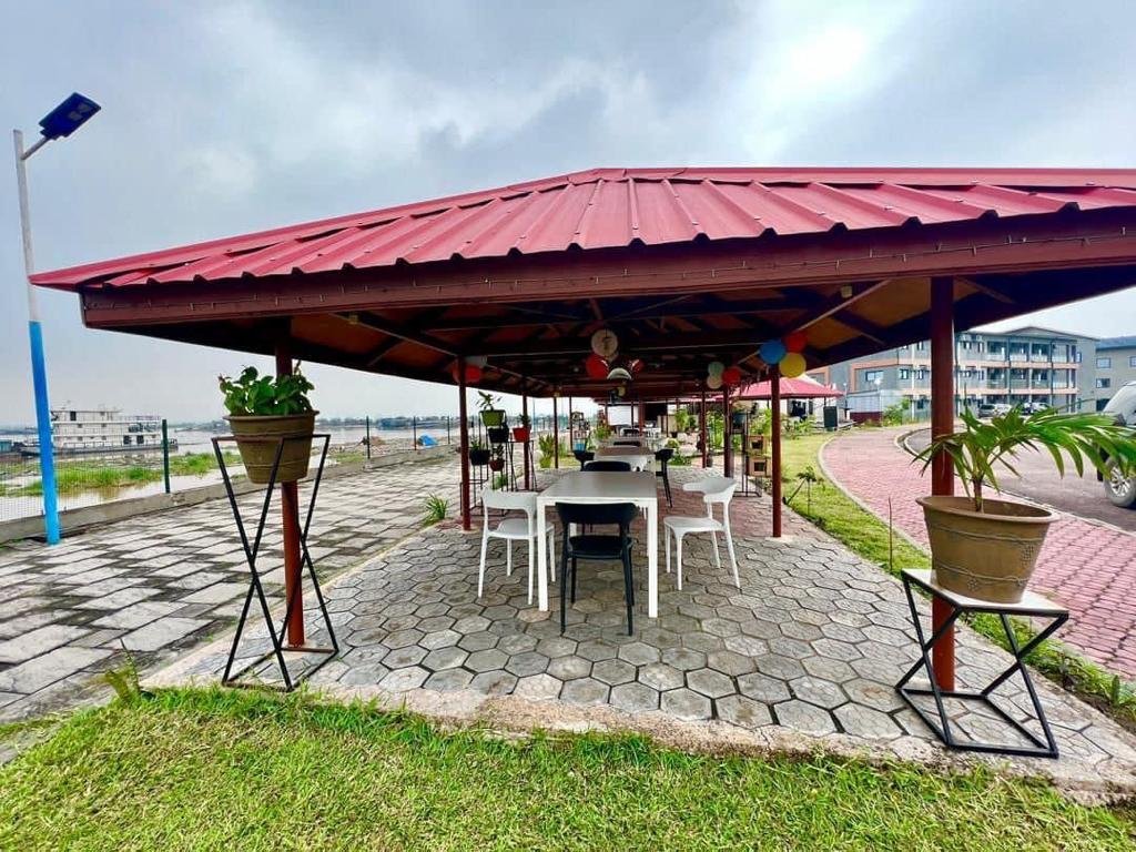 APPARTEMENT À LA CITÉ DU FLEUVE