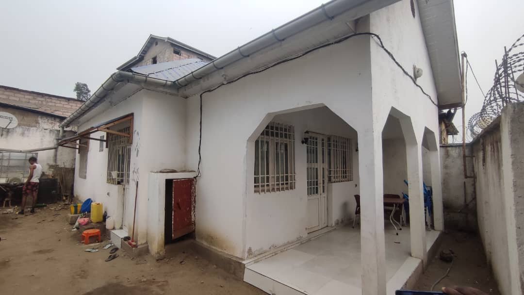 PARCELLE AVEC MAISON HABITABLE