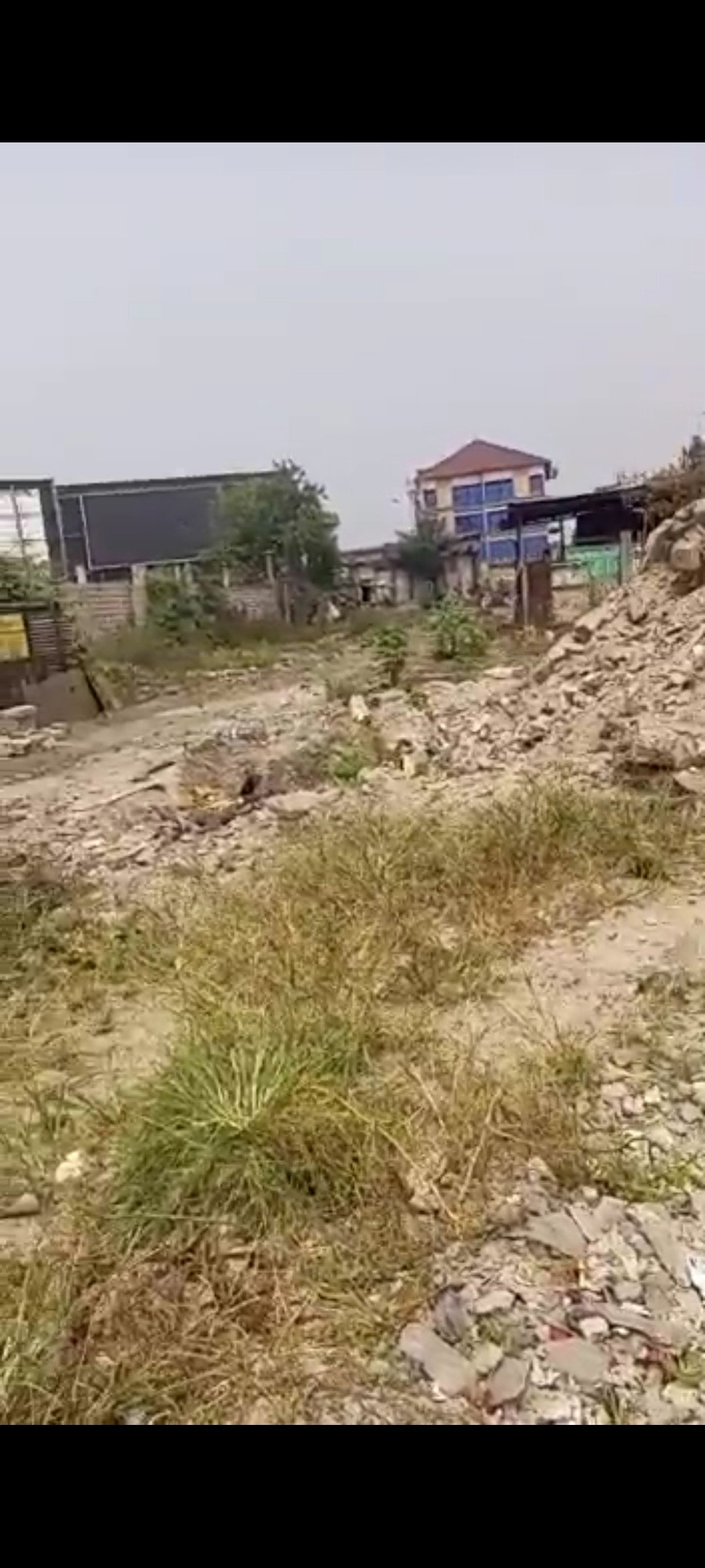 TERRAIN SUR BOULEVARD SENDWE