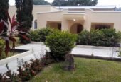Vente d’une belle villa résidentielle de 2000 m² dans la cité maman Mobutu.