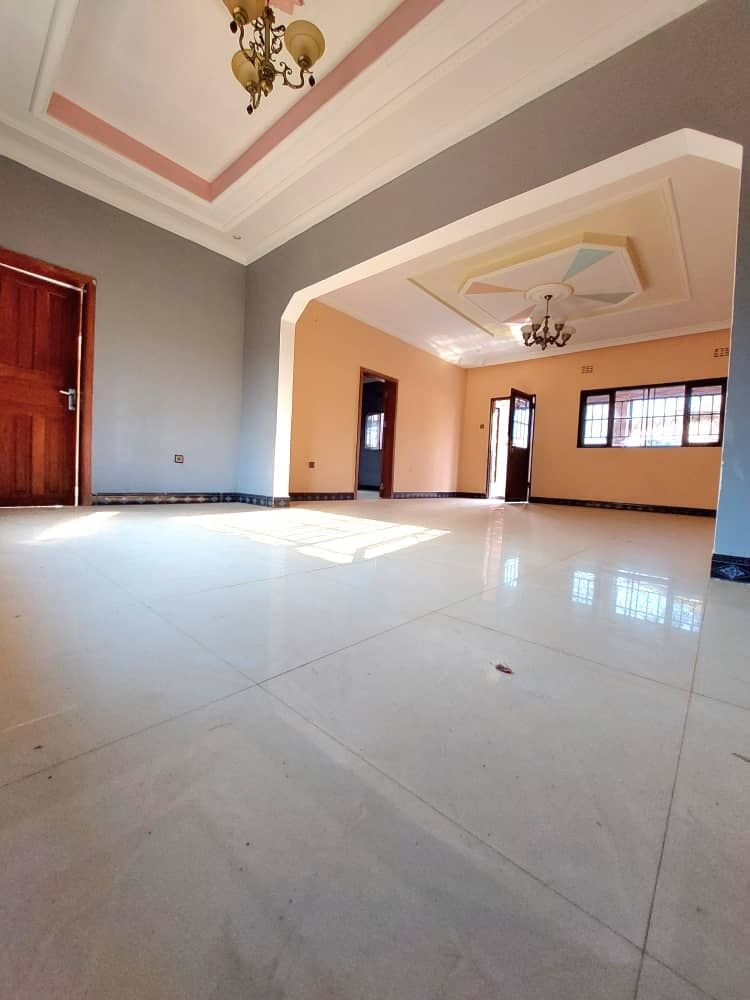 Jolie Appartement Mise En Location Au golf plateau2 après l’autoroute Loyer 400$ et la garantie de 3+1mois Anticipatif