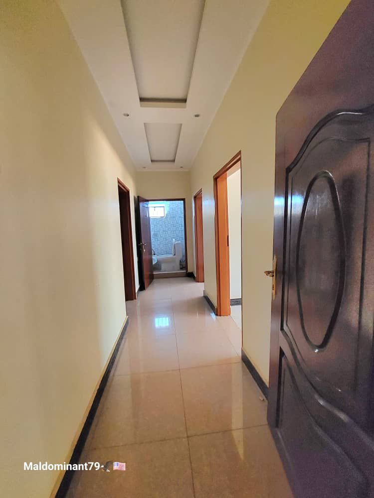 Jolie Appartement Mise En Location au golf plateau 1 près de l’asphalte poids lourd Ref: Concession SAF