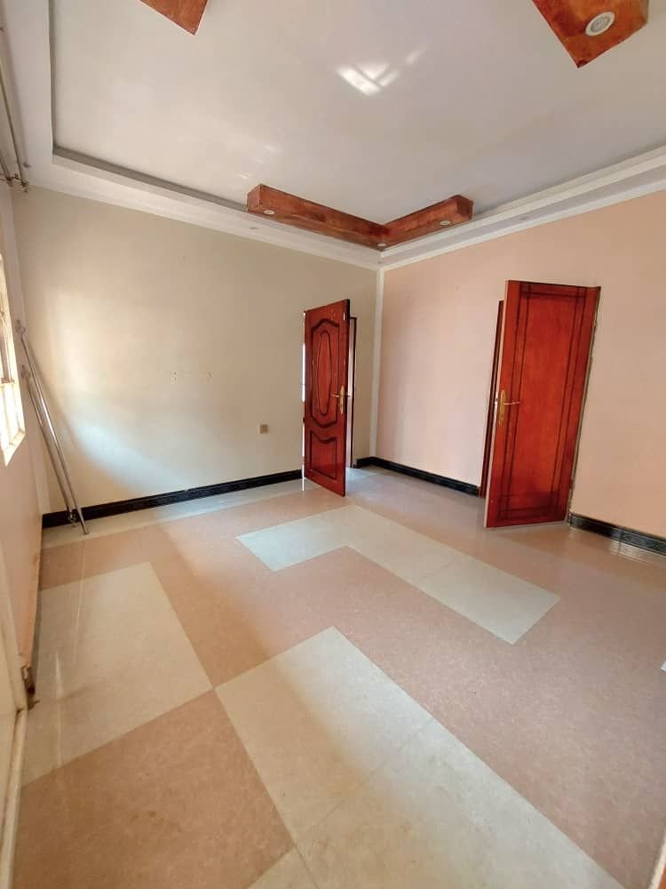 Jolie Appartement Mise En Location à Lubumbashi Au golf plateau2 après l’autoroute Loyer 425$ et la garantie de 3+1