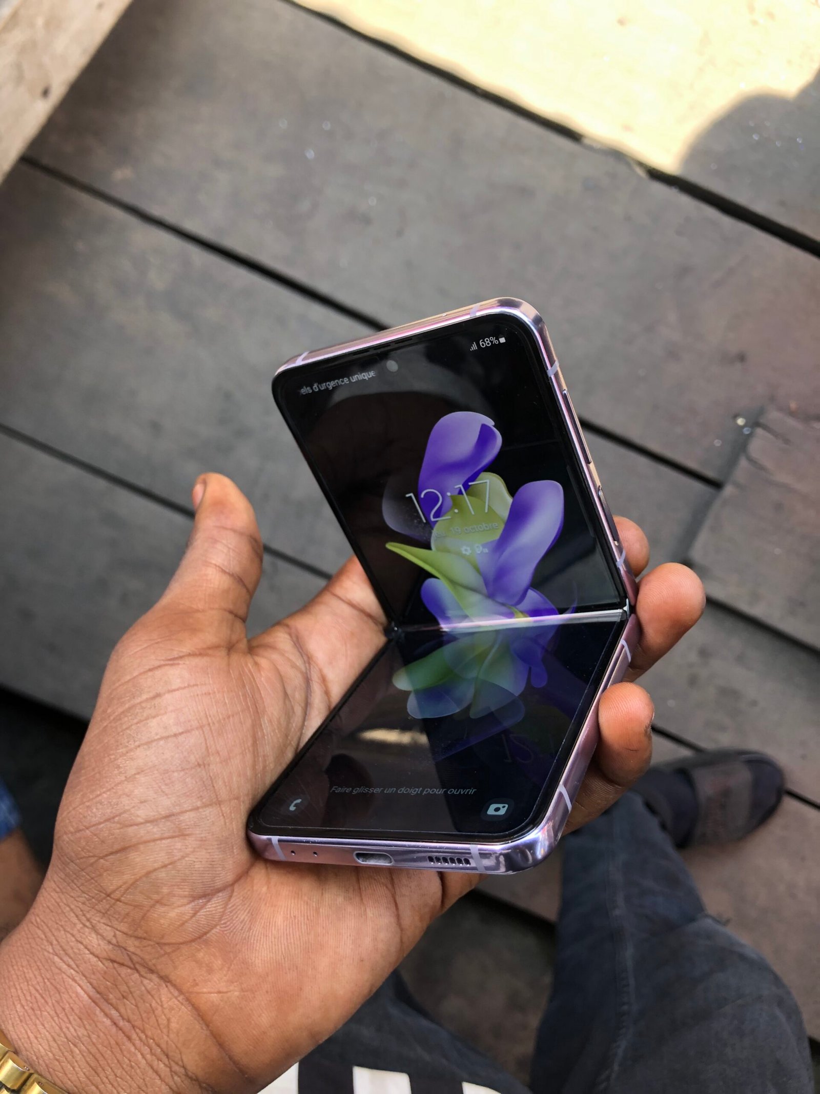 Samsung Galaxie Z flip4 5G de connexion 256Go Ram 8giga en provenance Allemagne 🇩🇪 certifié.