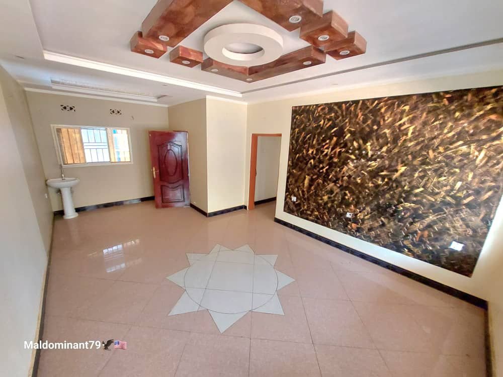 Jolie Appartement Mise En Location au golf plateau 1 près de l’asphalte poids lourd Ref: Concession SAF