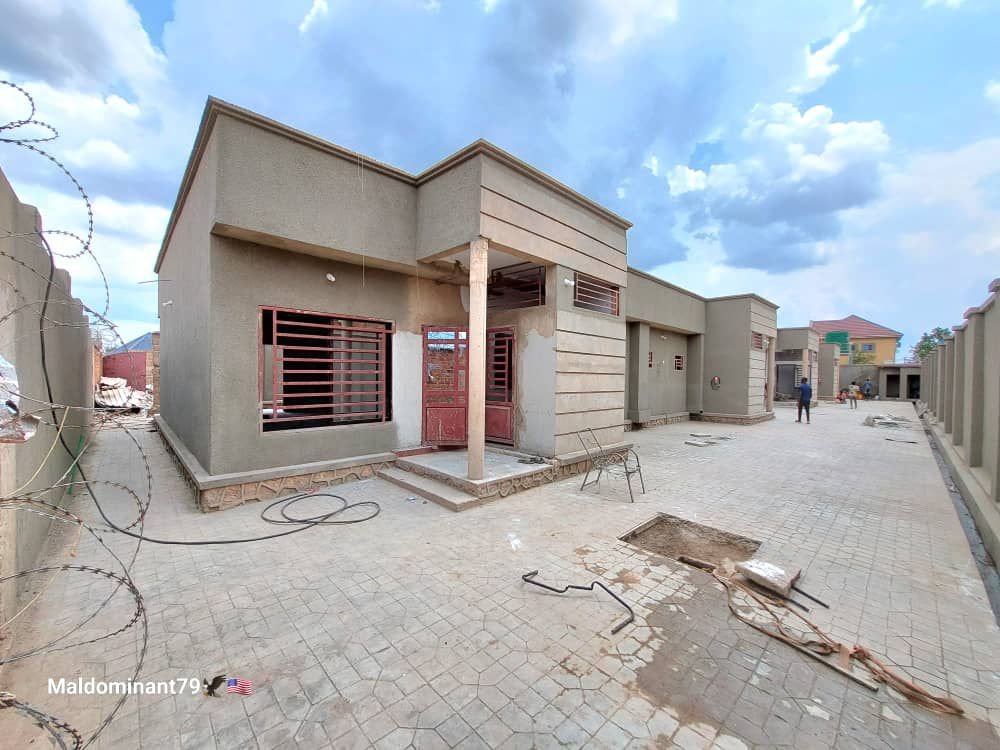 Maison à loué Au centre-ville de Lubumbashi Au golf plateau1 : Ref: Bunduki coin des écoles