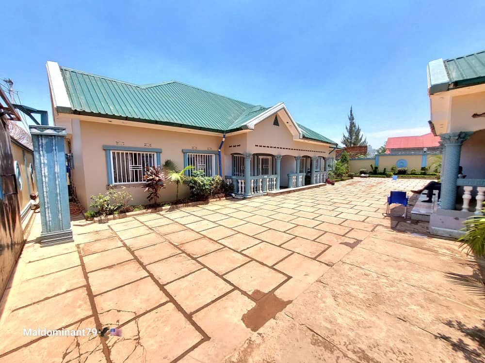 Jolie Appartement Mise En Location au golf plateau 1 près de l’asphalte poids lourd Ref: Concession SAF