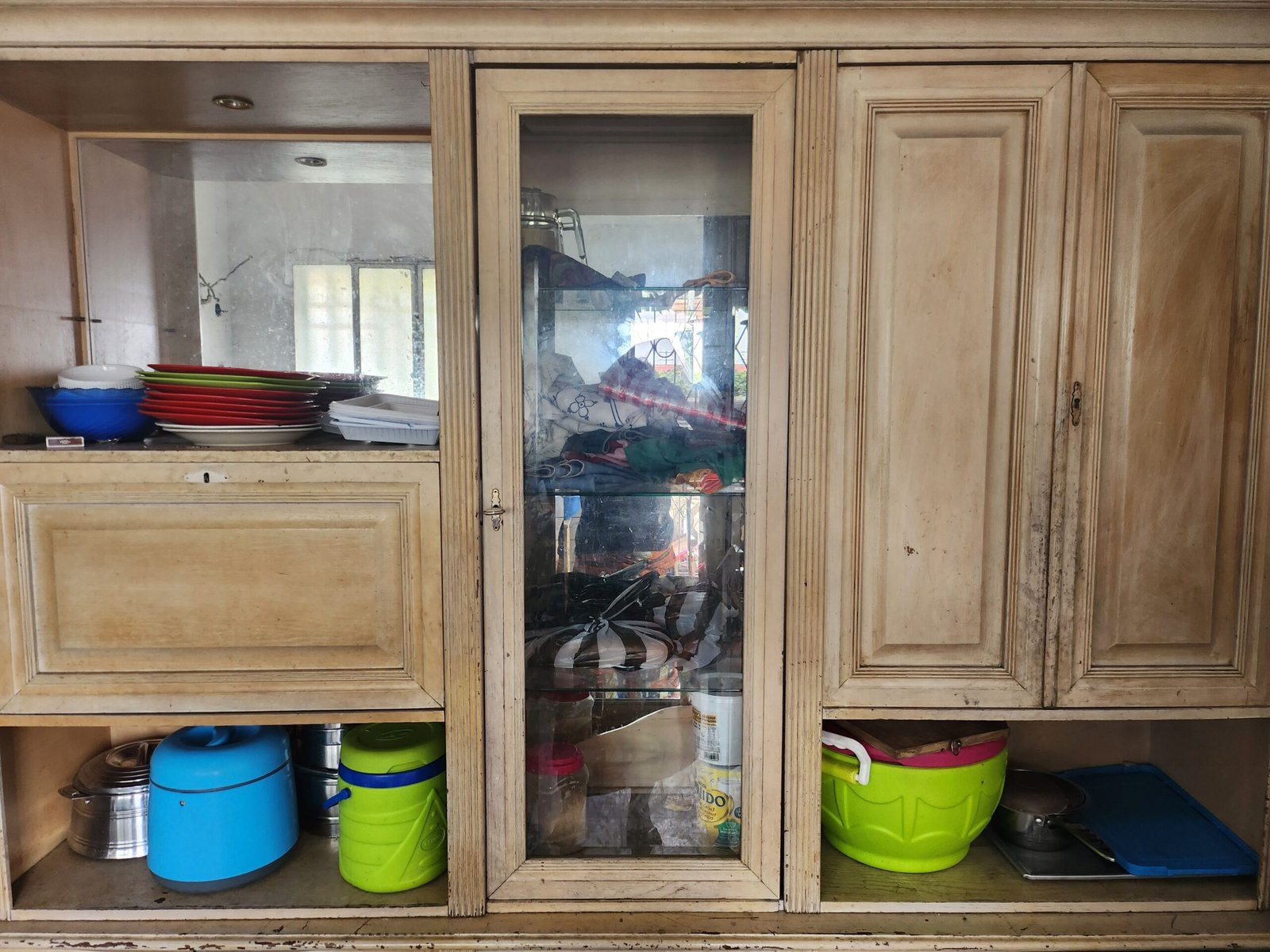 A vendre armoire vitrine