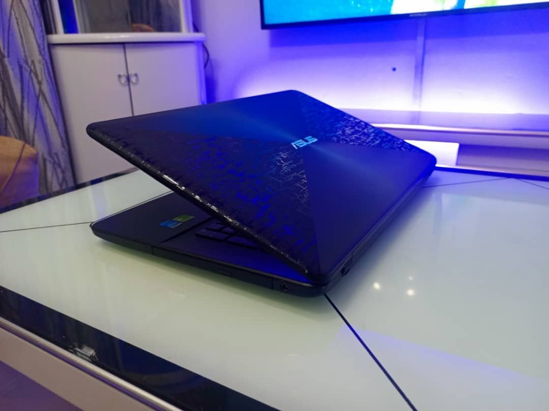 Azus i5 Gaming SSD 1To Ram 12go double graphique NVIDIA GeForce et Intel (R) très propre presque Neuf, très puissant et Ultra rapide à 440$ Tél 0898700945 WhatsApp et Appel