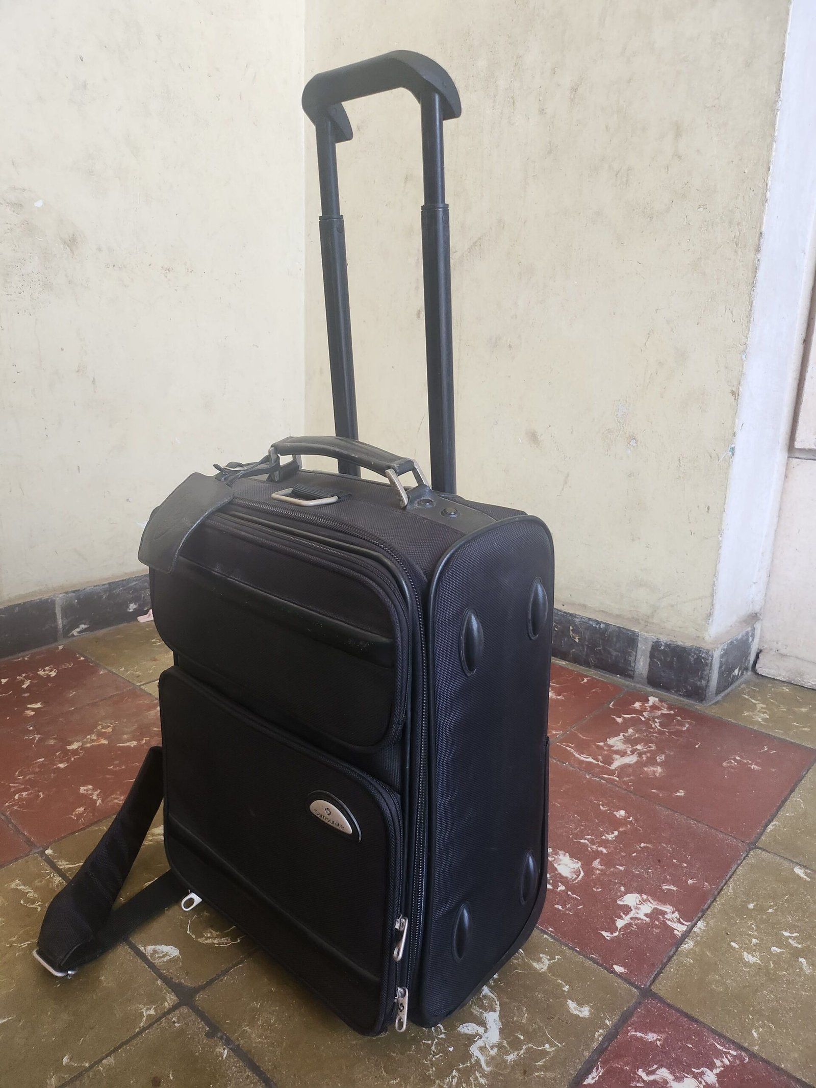 A vendre petite Valise 10kg