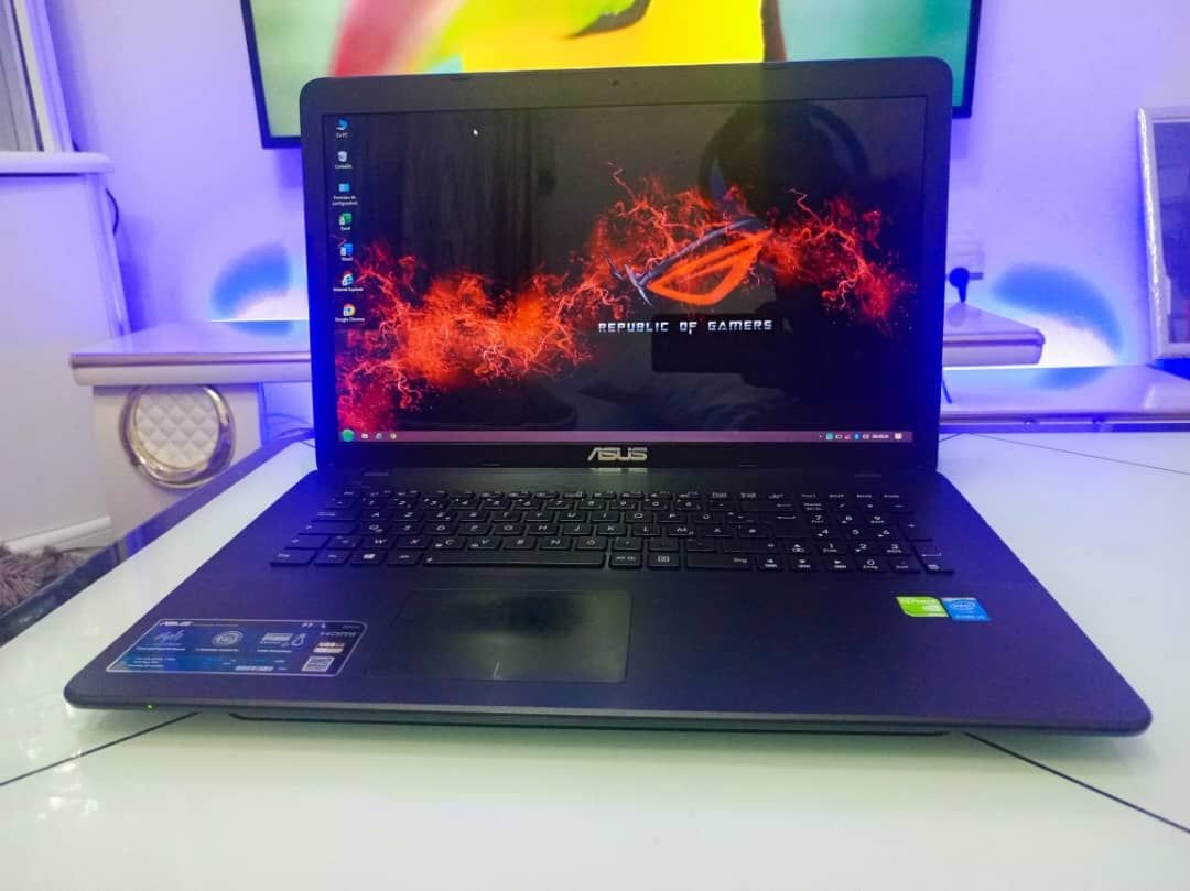 Azus i5 Gaming SSD 1To Ram 12go double graphique NVIDIA GeForce et Intel (R) très propre presque Neuf, très puissant et Ultra rapide à 440$ Tél 0898700945 WhatsApp et Appel