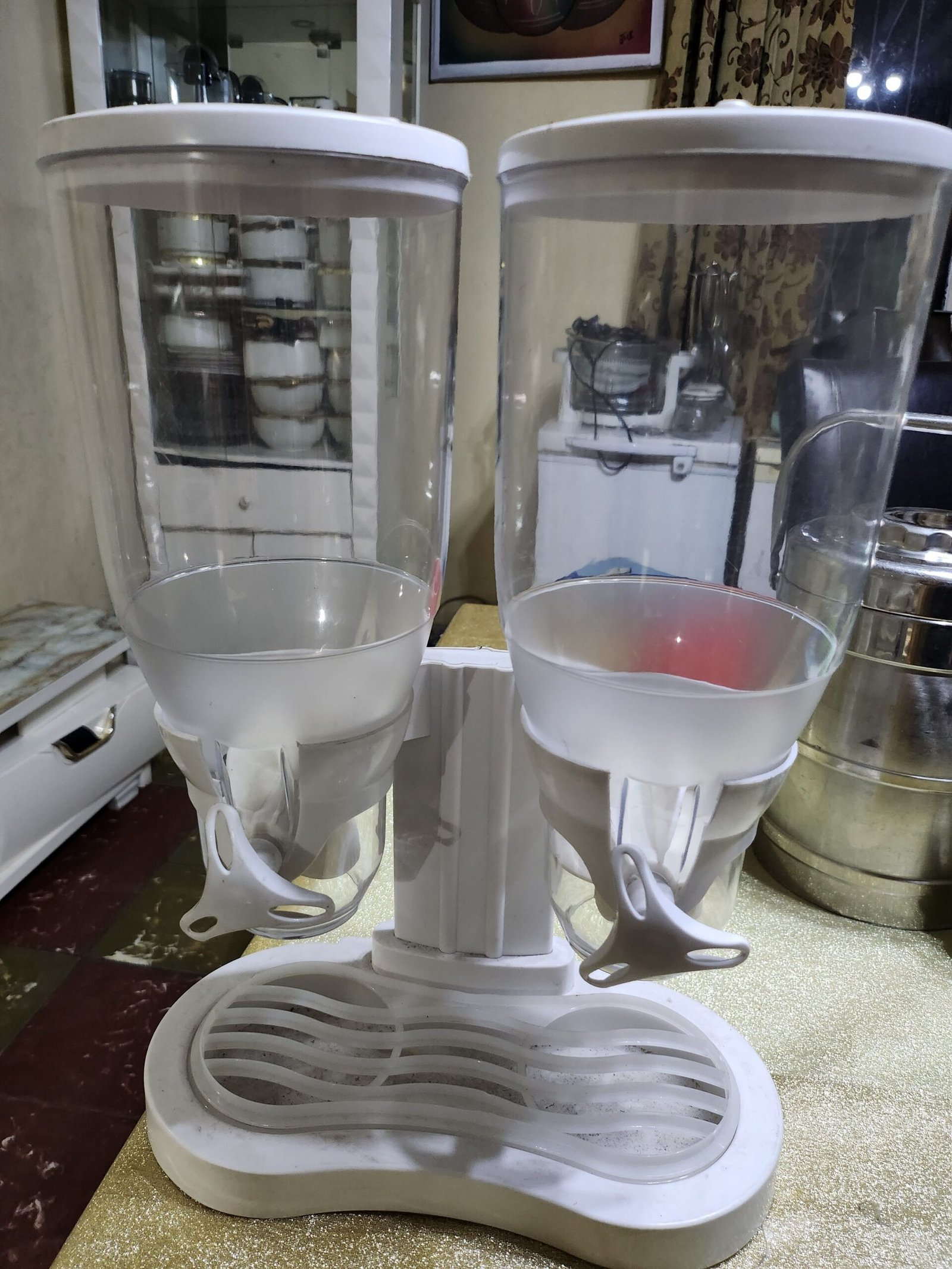 A vendre distributeur de céréales et cuiseur riz