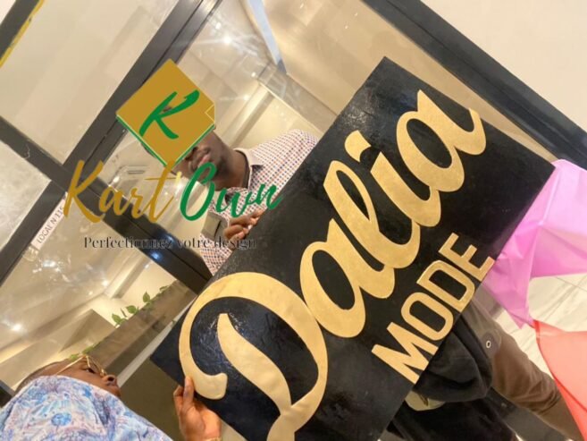 Logo mural, lettres en 3d