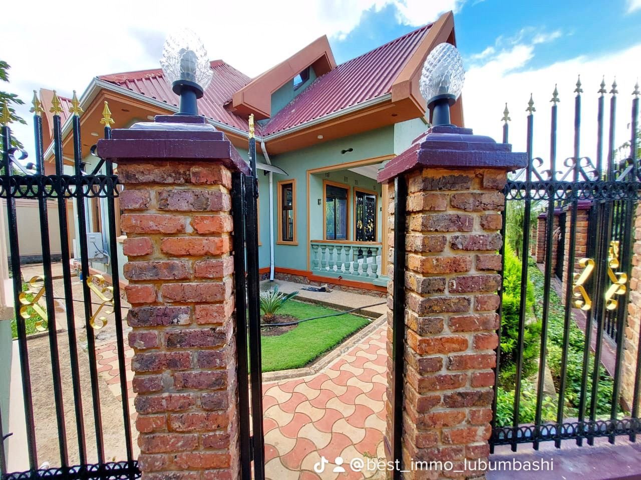 MAISON À LUBUMBASHI AU GOLF MÉTÉO1