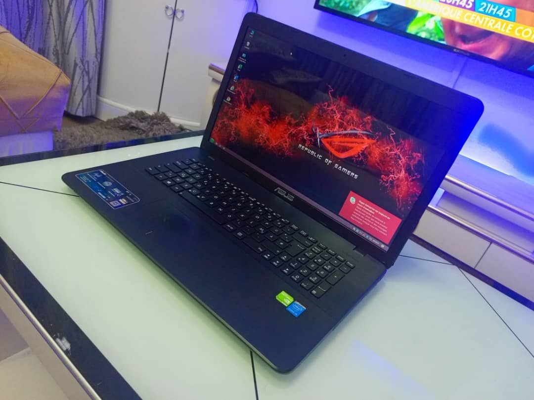 Azus i5 Gaming SSD 1To Ram 12go double graphique NVIDIA GeForce et Intel (R) très propre presque Neuf, très puissant et Ultra rapide à 440$ Tél 0898700945 WhatsApp et Appel