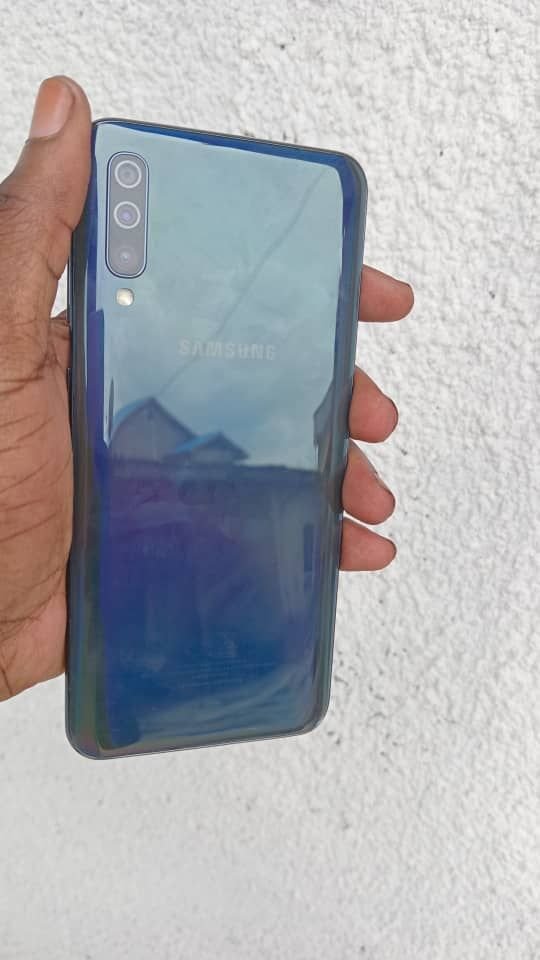 Vente d’un Samsung A50 neuf 64Go