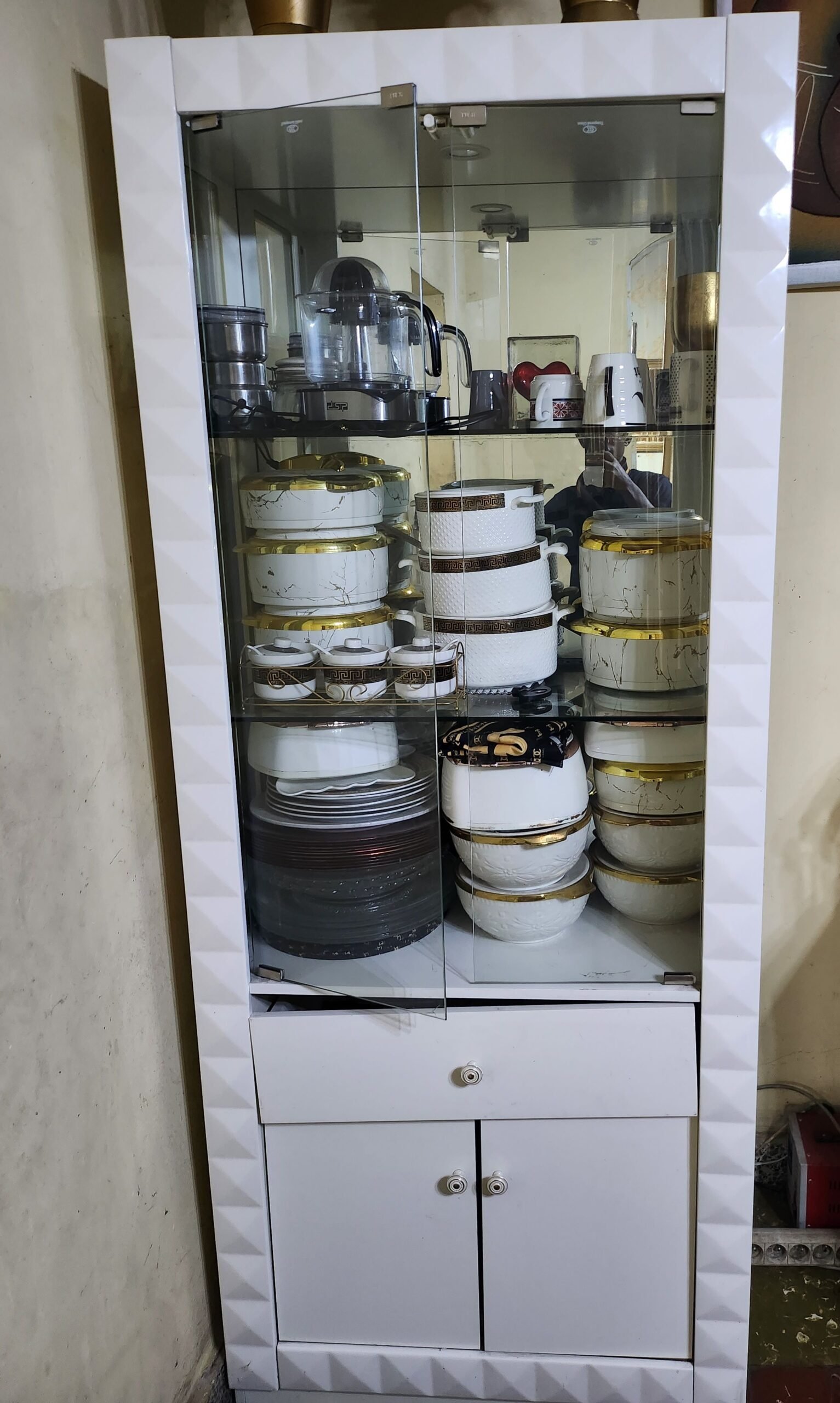 Vitrine à vendre raison de voyage