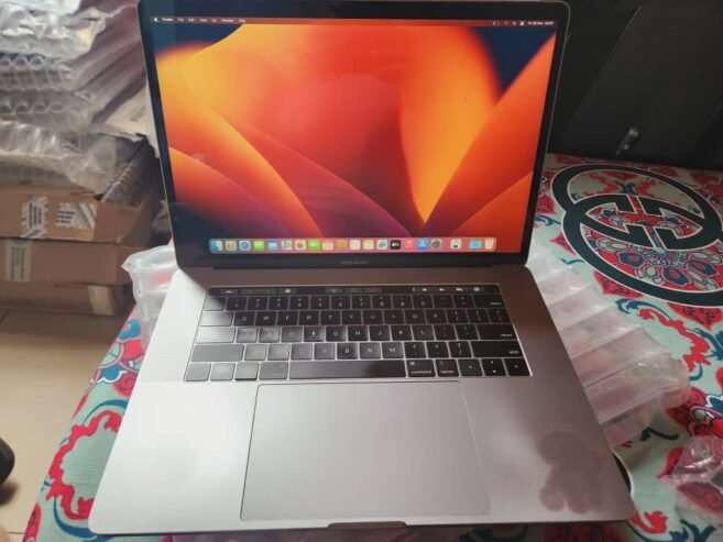 MacBook Pro i9 15’’ 2018