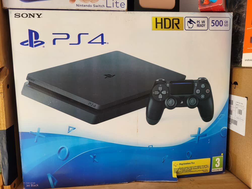 Console de jeux ps4 slim nouveau