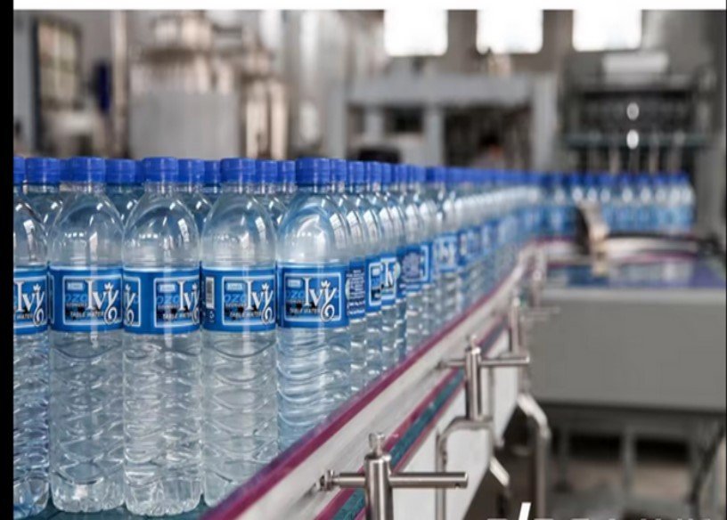 Usine de production d’eau minérale en bouteille